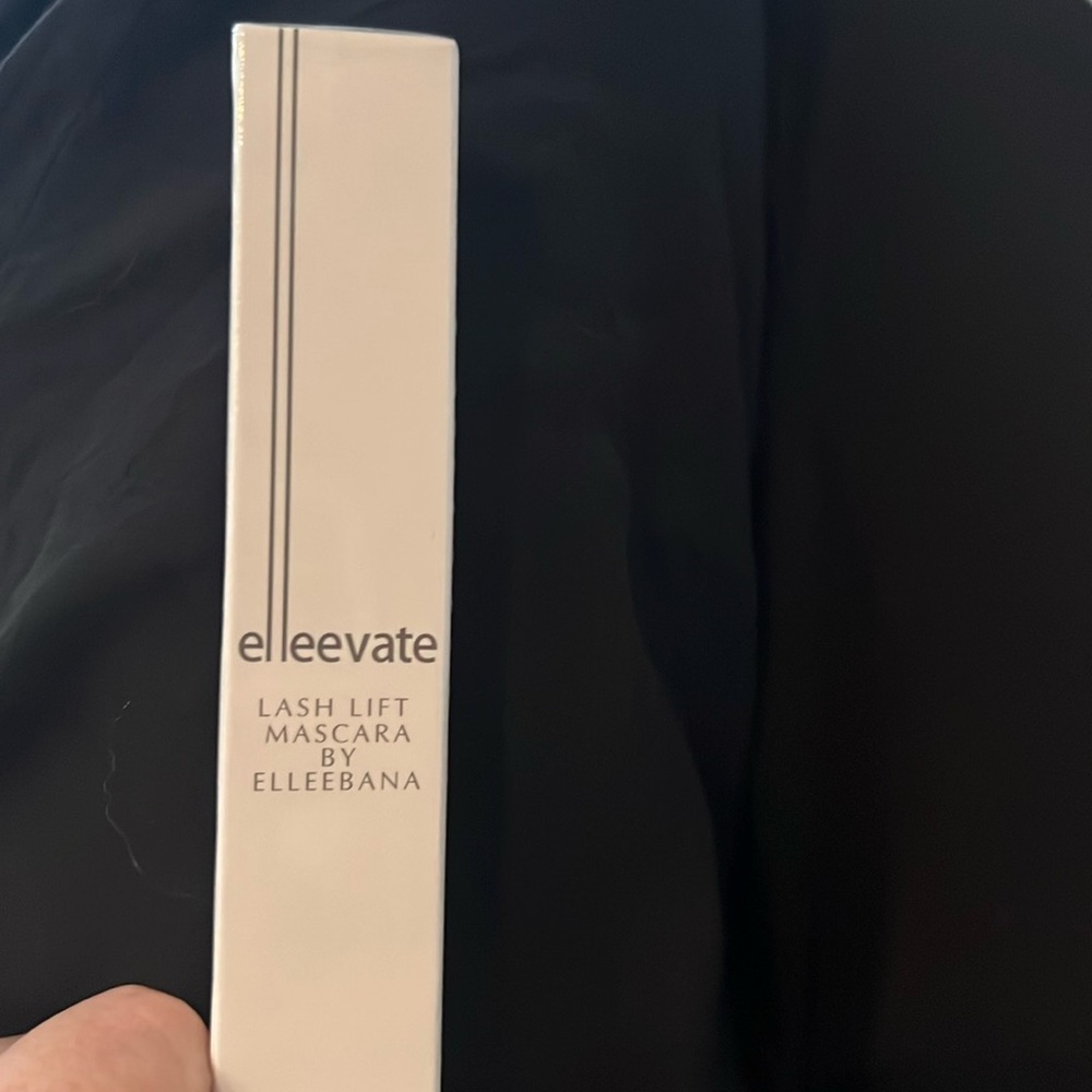 Elleevate lash lift mascara black